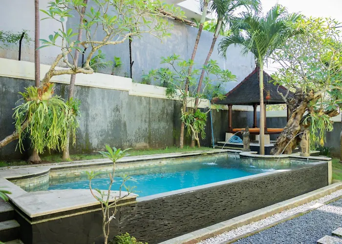 Villa With Private Pool And Garden In 3br *