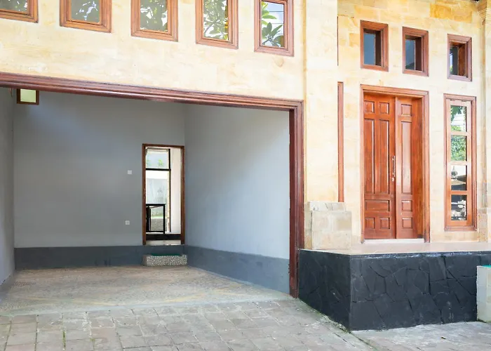 With Private Pool And Garden In 3br Villa Nusa Dua (Bali)