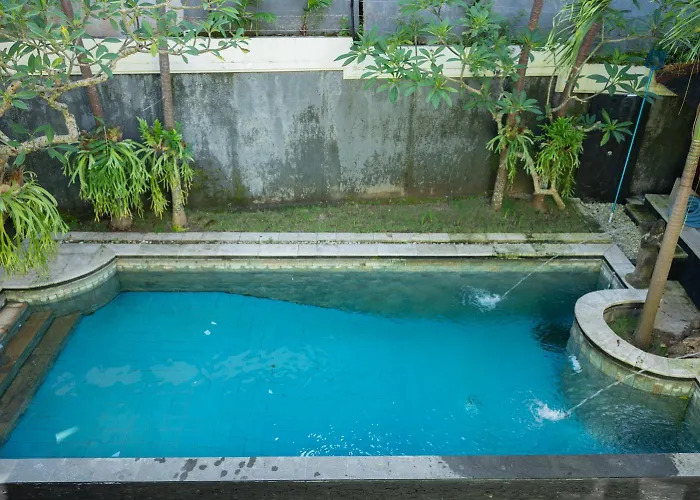 With Private Pool And Garden In 3br *