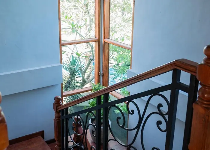 With Private Pool And Garden In 3br