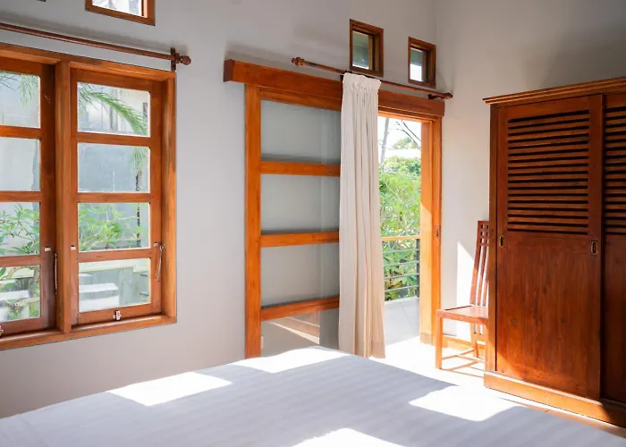 With Private Pool And Garden In 3br Villa *