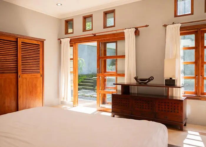 With Private Pool And Garden In 3br Villa