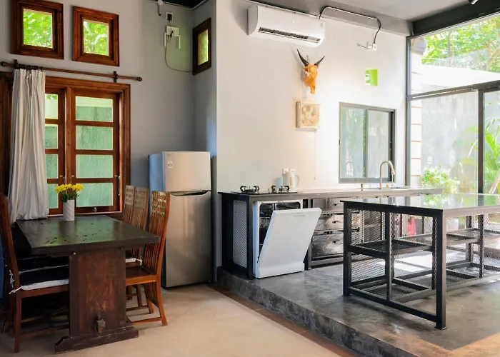 Villa With Private Pool And Garden In 3br *